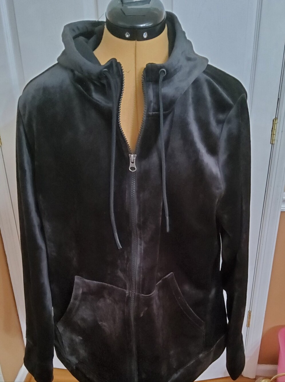 Time and Tru Women’s Rich Black Velour Hooded Jacket XL 16-18 NWT